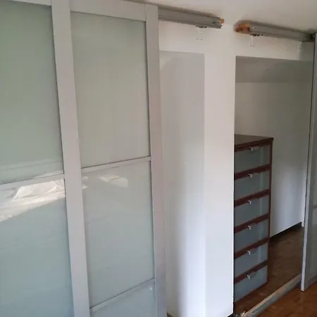 Lari Apartment *